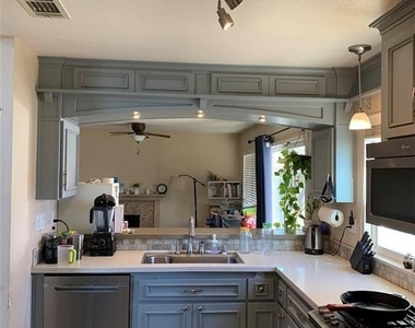 28561 Foxboro Lane - Photo Thumbnail 4