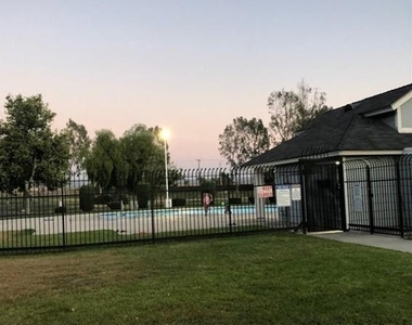 28561 Foxboro Lane - Photo Thumbnail 15