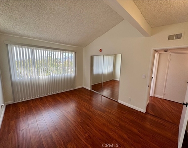 1523 Windsor Road - Photo Thumbnail 24