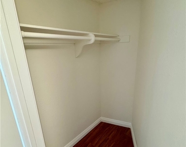 1523 Windsor Road - Photo Thumbnail 14