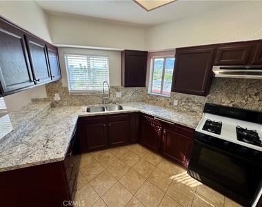 1523 Windsor Road - Photo Thumbnail 6