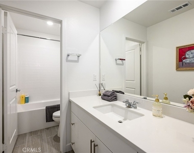 2634 Hannah Creek Lane - Photo Thumbnail 25