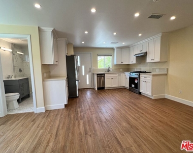 3753 W 60th Street - Photo Thumbnail 17