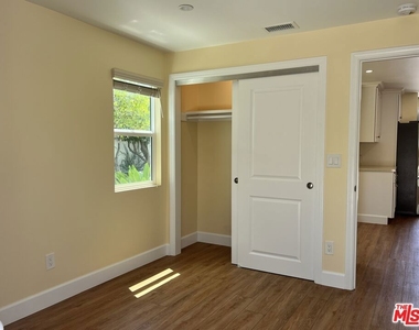 3753 W 60th Street - Photo Thumbnail 9