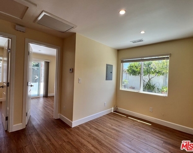 3753 W 60th Street - Photo Thumbnail 6