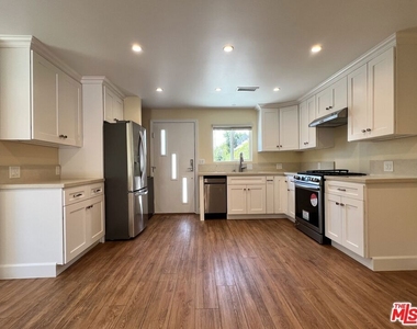 3753 W 60th Street - Photo Thumbnail 3