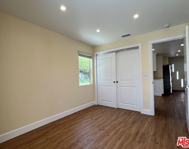 3753 W 60th Street - Photo Thumbnail 14