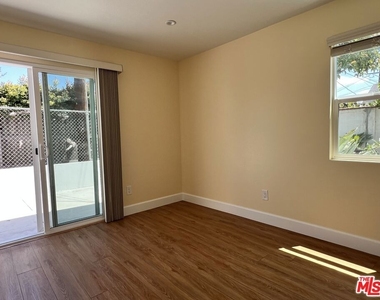 3753 W 60th Street - Photo Thumbnail 11