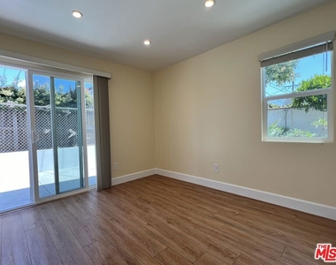 3753 W 60th Street - Photo Thumbnail 10