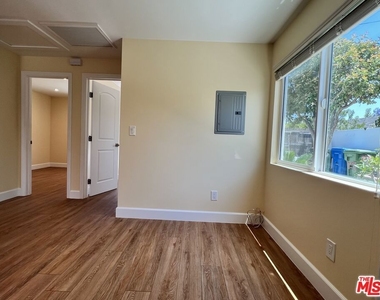 3753 W 60th Street - Photo Thumbnail 5
