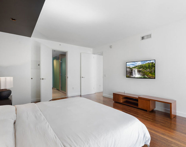 6250 Hollywood Boulevard - Photo Thumbnail 19