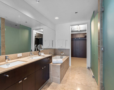 6250 Hollywood Boulevard - Photo Thumbnail 22