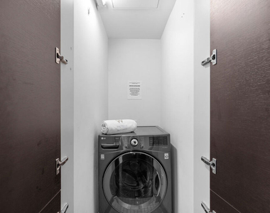 6250 Hollywood Boulevard - Photo Thumbnail 10