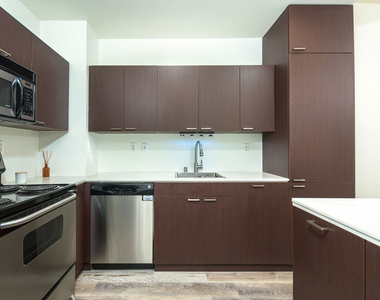 630 W 6th Street - Photo Thumbnail 10
