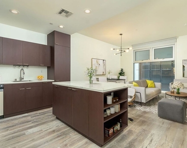 630 W 6th Street - Photo Thumbnail 6