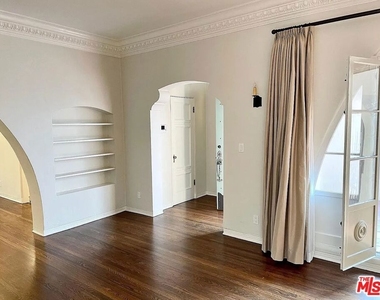 1330 N Harper Avenue - Photo Thumbnail 5