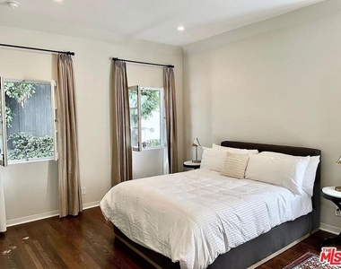 1330 N Harper Avenue - Photo Thumbnail 32
