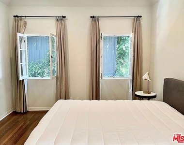 1330 N Harper Avenue - Photo Thumbnail 30