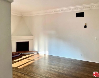 1330 N Harper Avenue - Photo Thumbnail 6