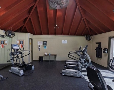 5005 Stoney Creek Road - Photo Thumbnail 16