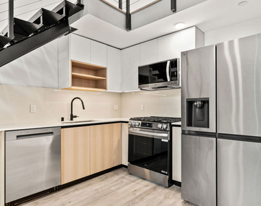 11013 Hartsook Street - Photo Thumbnail 4