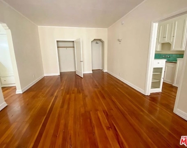 3278 Wilshire Boulevard - Photo Thumbnail 3