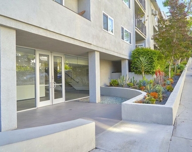 9005 Cynthia Street - Photo Thumbnail 4