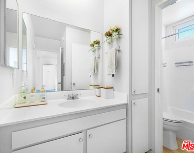 9005 Cynthia Street - Photo Thumbnail 24