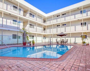 9005 Cynthia Street - Photo Thumbnail 9