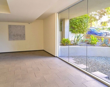 9005 Cynthia Street - Photo Thumbnail 6