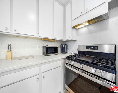 9005 Cynthia Street - Photo Thumbnail 16
