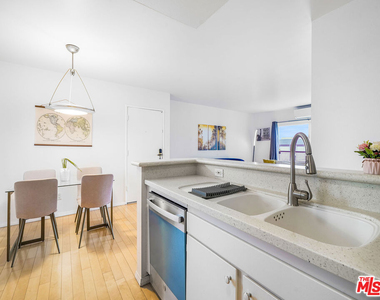9005 Cynthia Street - Photo Thumbnail 21