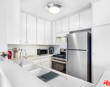 9005 Cynthia Street - Photo Thumbnail 17