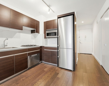 116 John St - Photo Thumbnail 3
