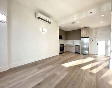 91 Bruckner Blvd - Photo Thumbnail 2