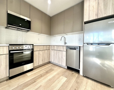 91 Bruckner Blvd - Photo Thumbnail 3