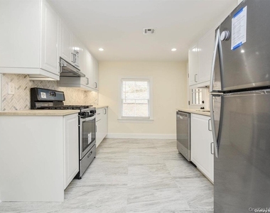 1667a Northern Boulevard - Photo Thumbnail 2