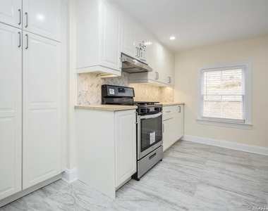 1667a Northern Boulevard - Photo Thumbnail 3