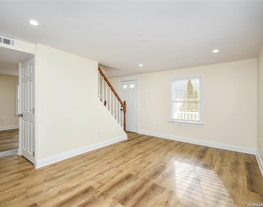 1667a Northern Boulevard - Photo Thumbnail 6