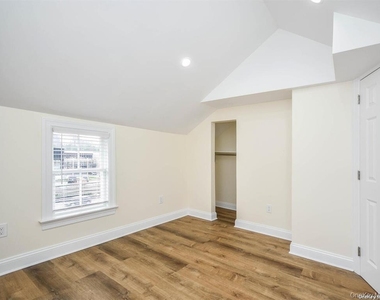 1667a Northern Boulevard - Photo Thumbnail 14