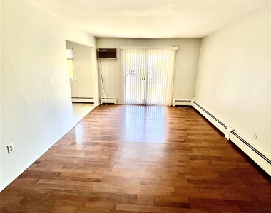 1 Heritage Drive - Photo Thumbnail 4