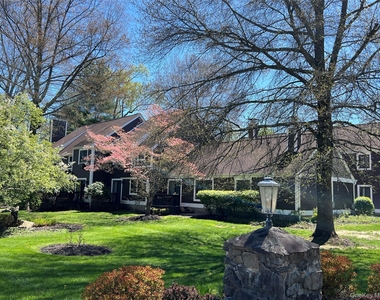 1 Heritage Drive - Photo Thumbnail 10