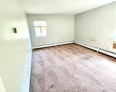 1 Heritage Drive - Photo Thumbnail 6