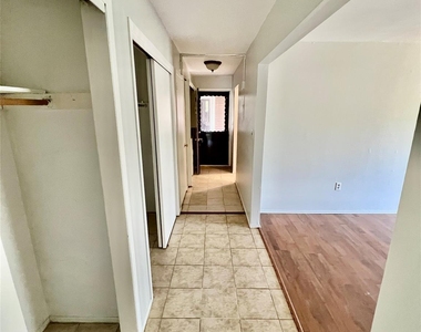 1 Heritage Drive - Photo Thumbnail 7