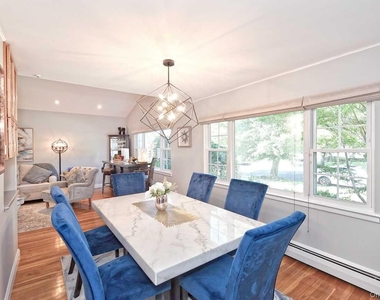 18 Shelter Hill Road - Photo Thumbnail 7