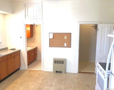 24 Vassar Street - Photo Thumbnail 4