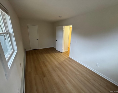 98 E Market Street - Photo Thumbnail 5