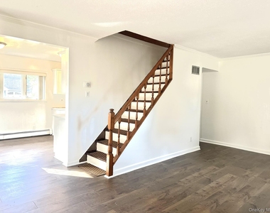 27 Collins Road - Photo Thumbnail 4