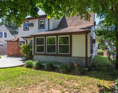 27 Collins Road - Photo Thumbnail 11