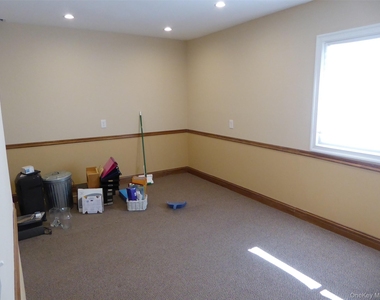 122 Forest Avenue - Photo Thumbnail 9